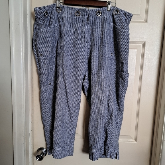 Jones of New York pin striped  Capris Size 22W A-22 - Picture 1 of 4